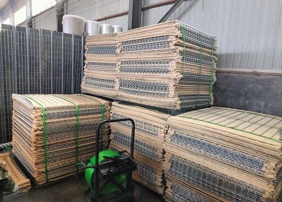 75x75 मिमी 6.0 मिमी सैन्य रक्षात्मक बाधाओं वेल्डेड रेत से भरे बाधाओं बाढ़ नियंत्रण आसान स्थापना
