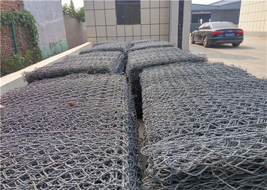80mmx100mm जाल आकार पीवीसी लेपित गर्म डुबोया जस्ती गेबियन पिंजरे मजबूत निर्माण के लिए