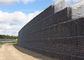 स्टेनलेस स्टील वेल्डेड मेष गेबियन / गर्म डूबा तार पिंजरे रॉक दीवार