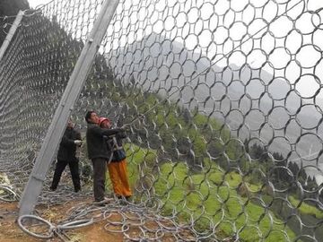 गर्म डूबा हुआ जस्ती स्टील रिंग मेष सादा बुन ढलान स्थिरीकरण प्रणाली